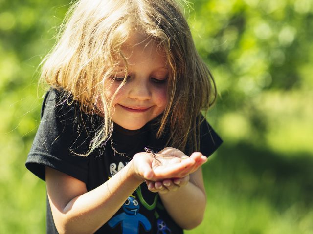 Met laarzen in de sloot begint het avontuur
